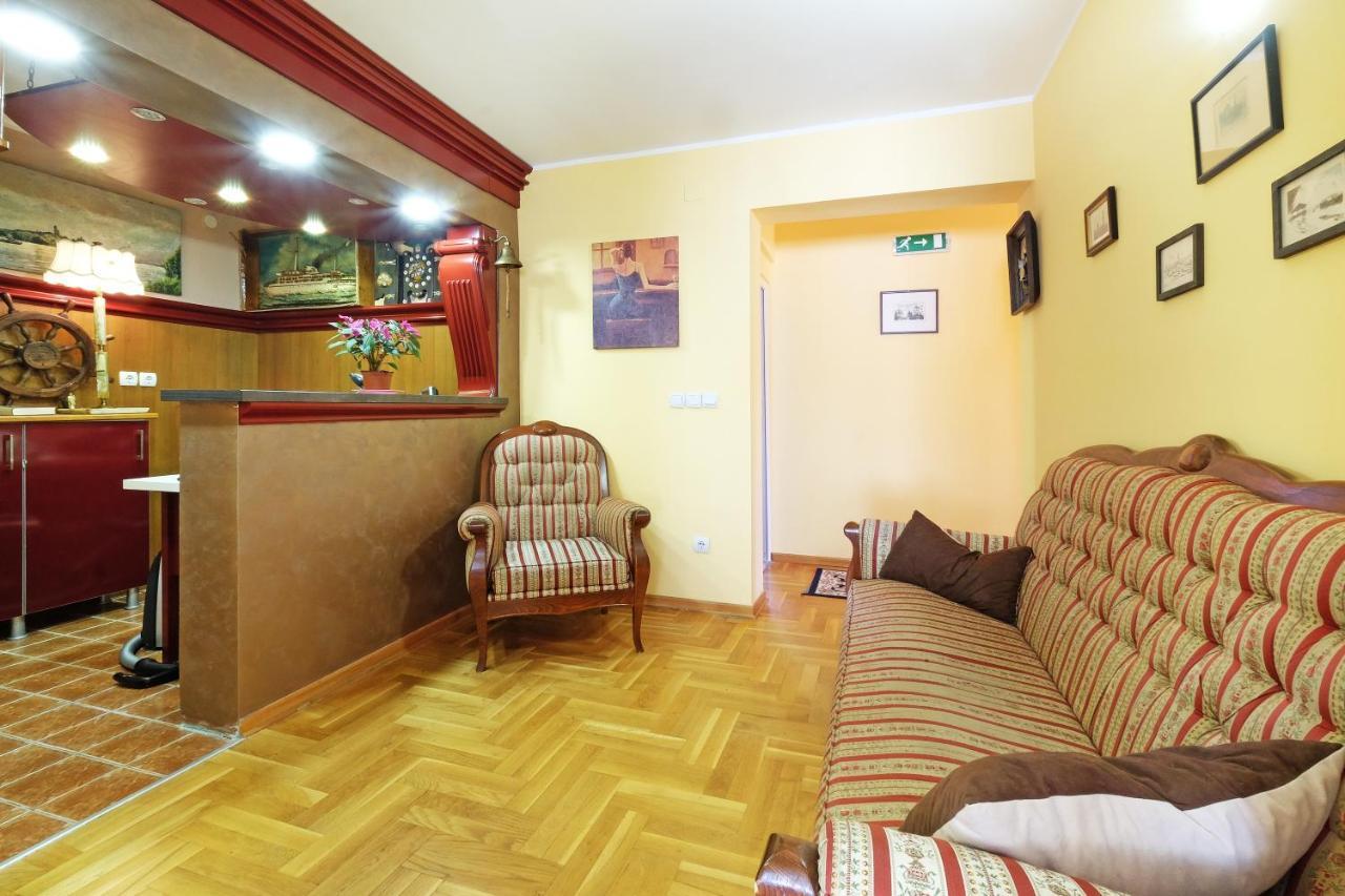 Villa Tower Gardos Belgrad Exteriör bild